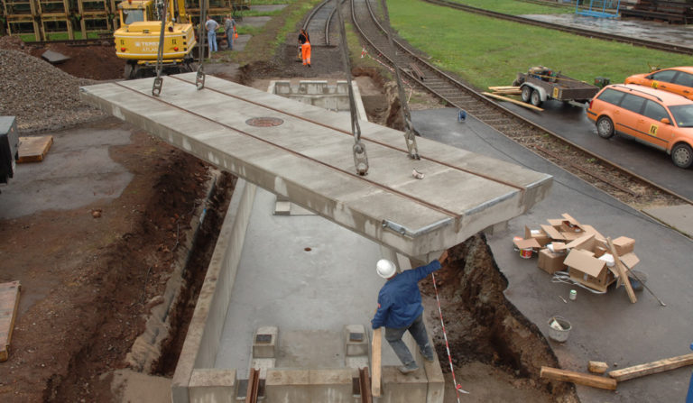 Flintab-03-Gleiswaage-Beton-Fertigteil-Beton-Bruecke